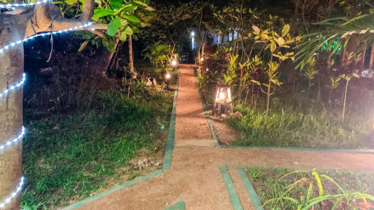 Sigiri Starwing Villa Sigiriya Bagian luar foto